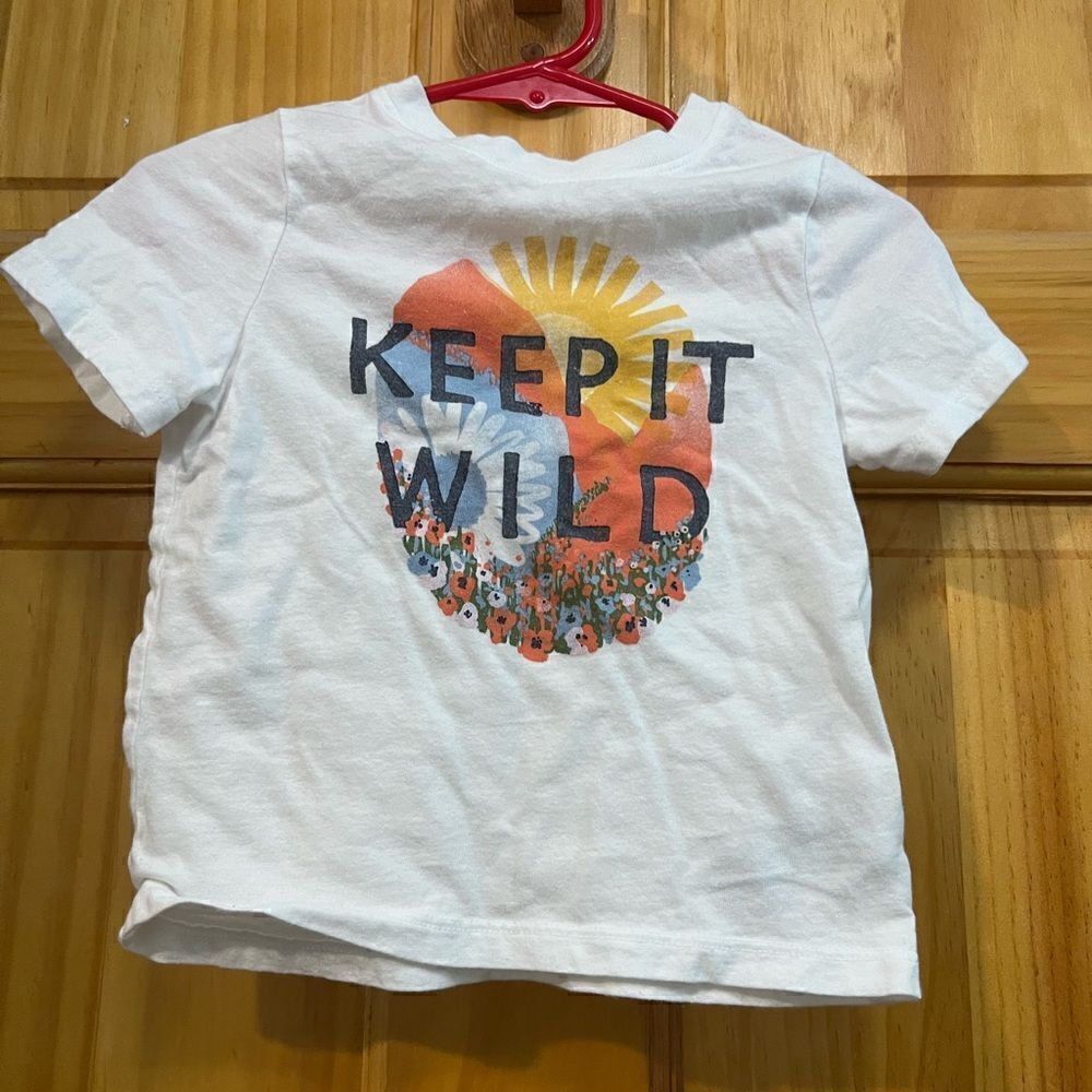 Baby girls 18-24 Old Navy t shirt Keep it Wild